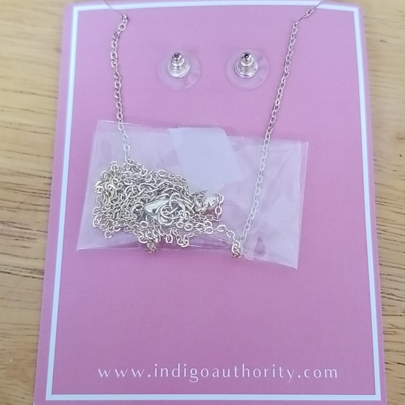 Necklace and earrings set - Picture 5 of 5